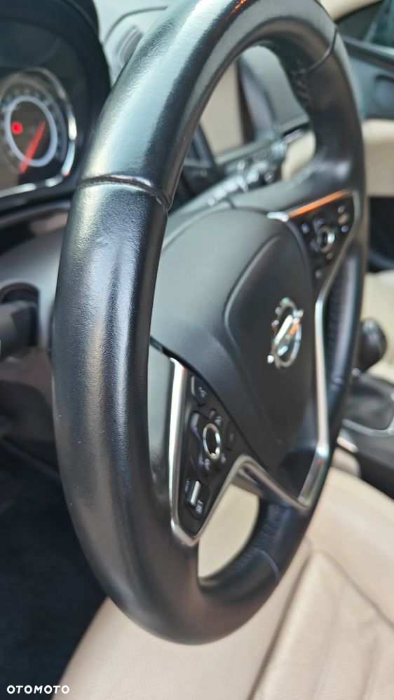 Opel Insignia - 23