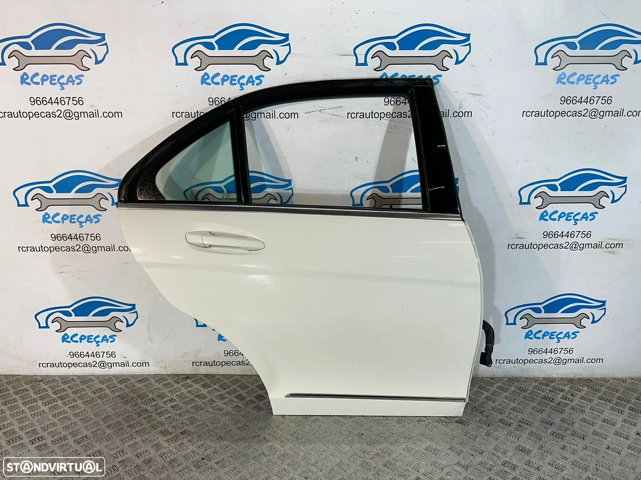 .Porta Traseira Tras Direita Mercedes Benz Class C W204 Sedan Carro 2007 - 2014 - 2