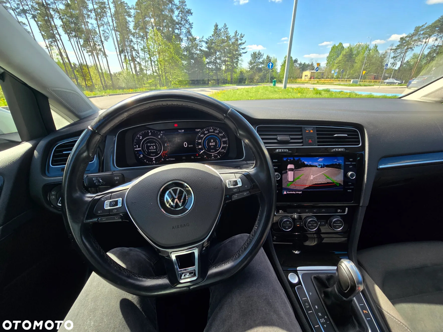 Volkswagen Golf - 8