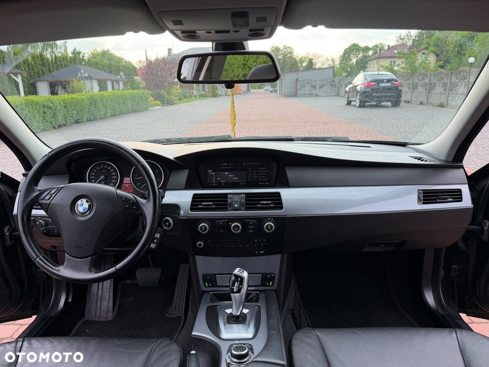 BMW Seria 5 530d - 28
