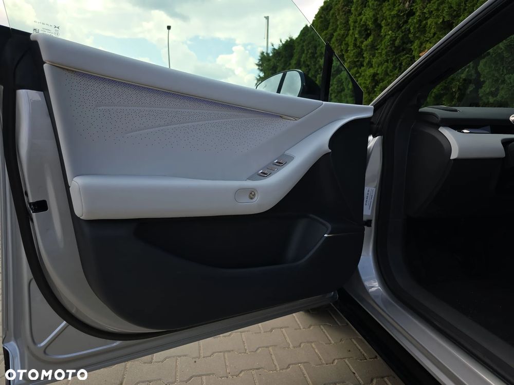 XPeng P7+ 74.9 kWh RWD Long Rage Pro - 11