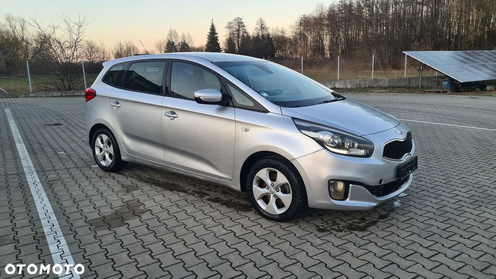 Kia Carens 1.7 CRDi L 7os - 12