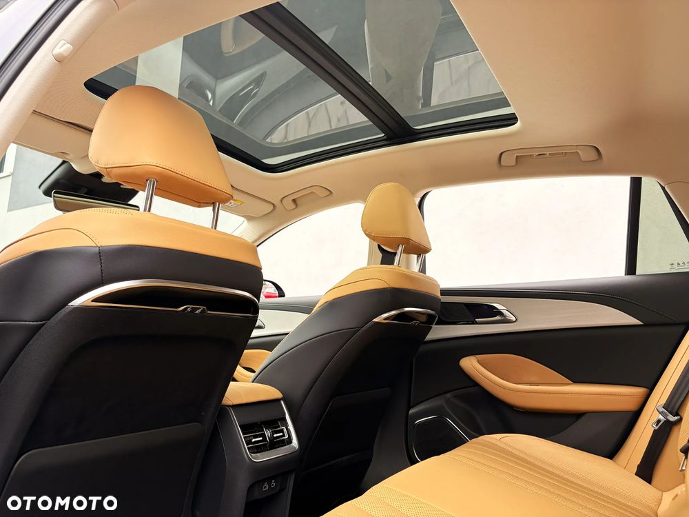 Hongqi H5 2.0T Comfort - 12