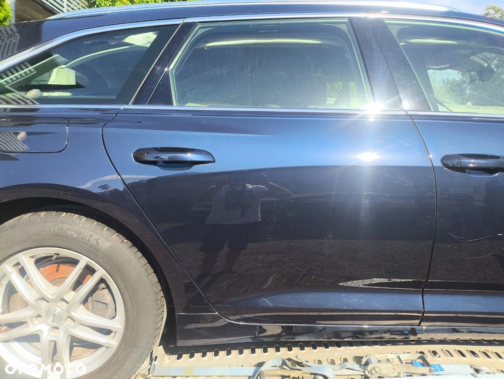 Na części Audi A6 C8 2.0 TDI LX5B drzwi zderzak klapa błotnik deska wyświetlacz fotel kanapa - 15