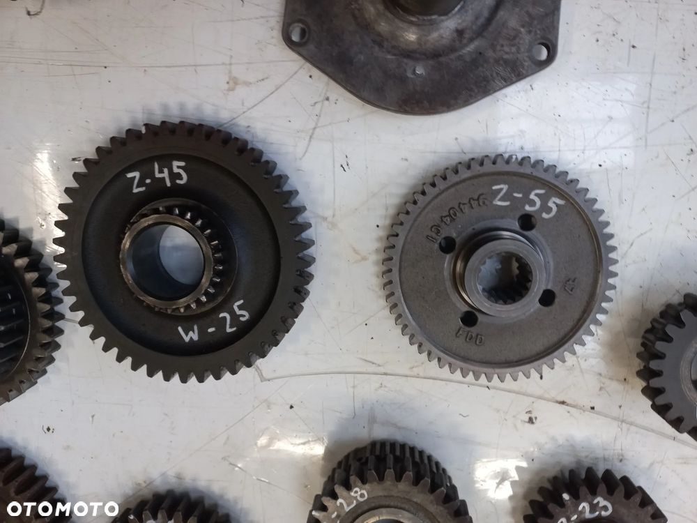 Części skrzyni case 4230,4240,3210,5905,855,495,995,795,695,wałek,kosz,rewers mechaniczny,404091R1,398270R3,1342559C1,2773382R1,CKC60366,synchronizator,65793c5,65793c4,c2,c3,c1,transmission,gear,shaft,70017c1, - 13
