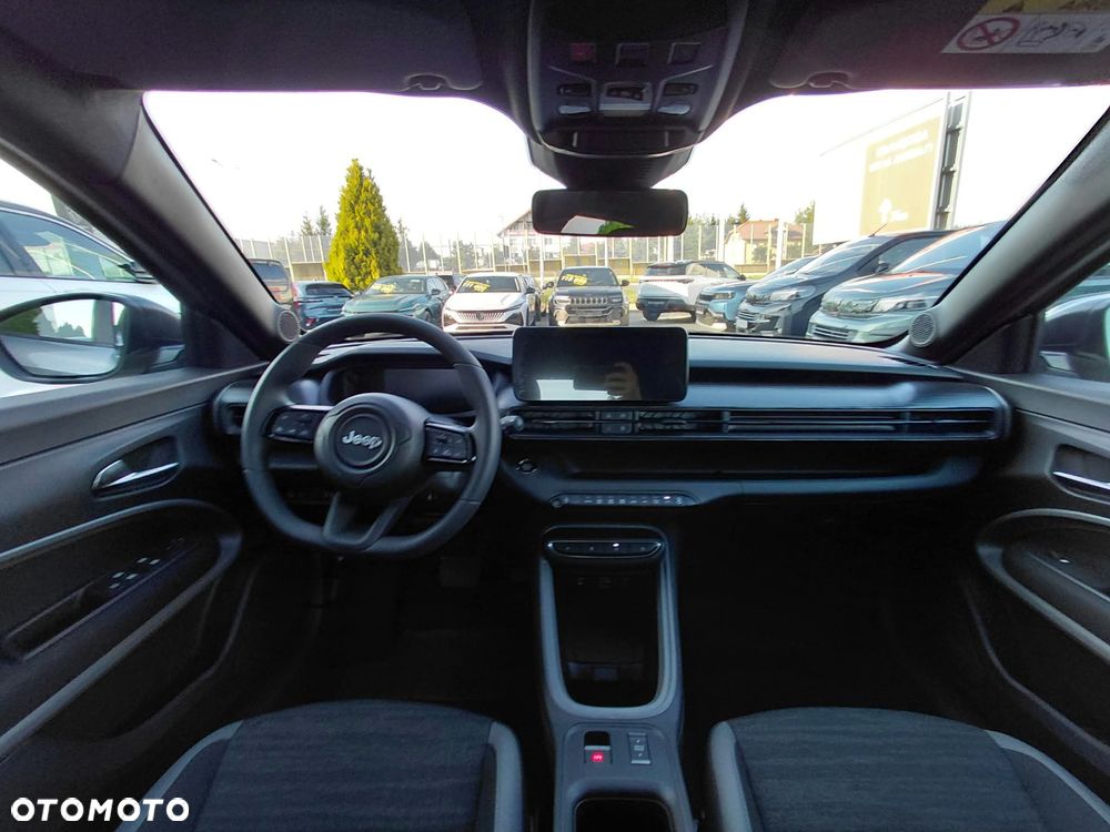 Jeep Avenger 1.2 T3 mHEV Longitude eDCT6 - 29