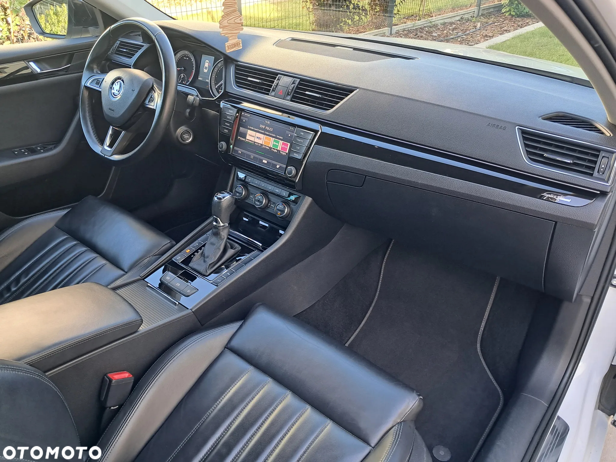 Skoda Superb 2.0 TDI L&K DSG - 25