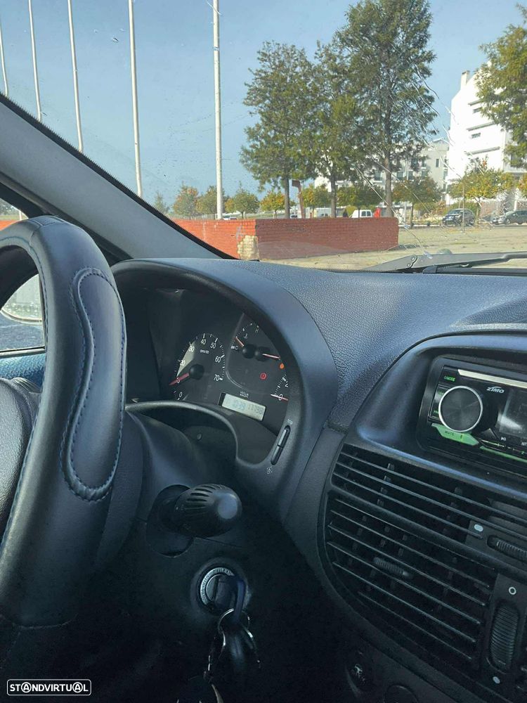 Fiat Punto 1.2 16V ELX - 12