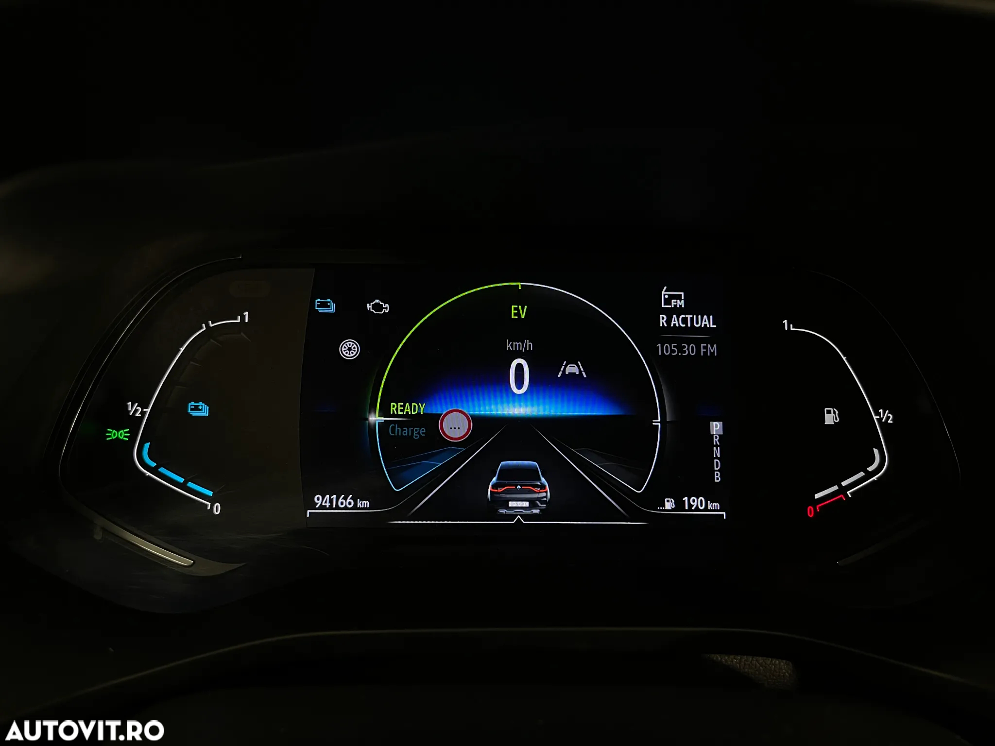 Renault Arkana E-TECH 145 Evolution - 27