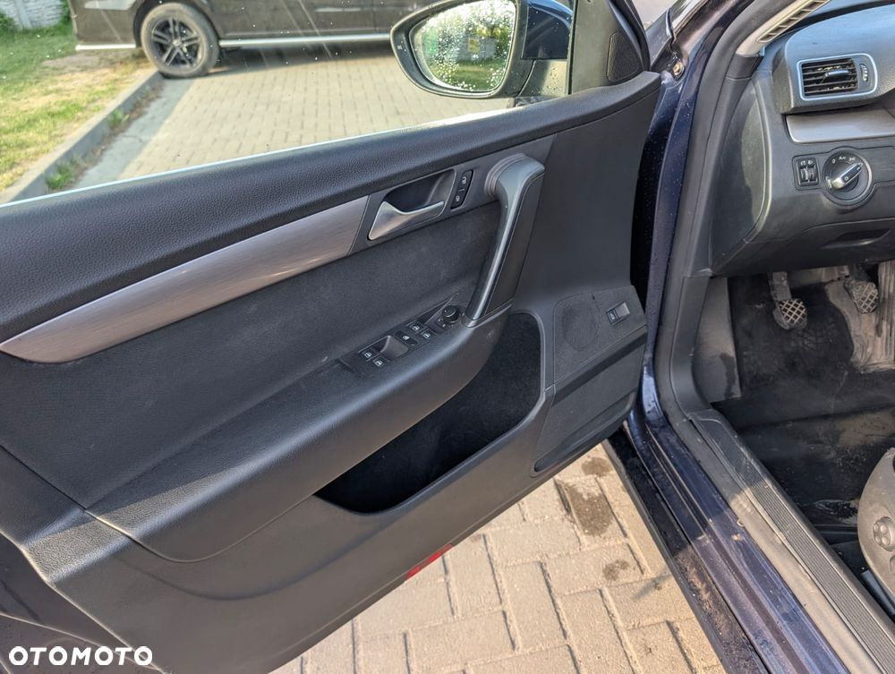 Volkswagen Passat 2.0 TDI Trendline - 11
