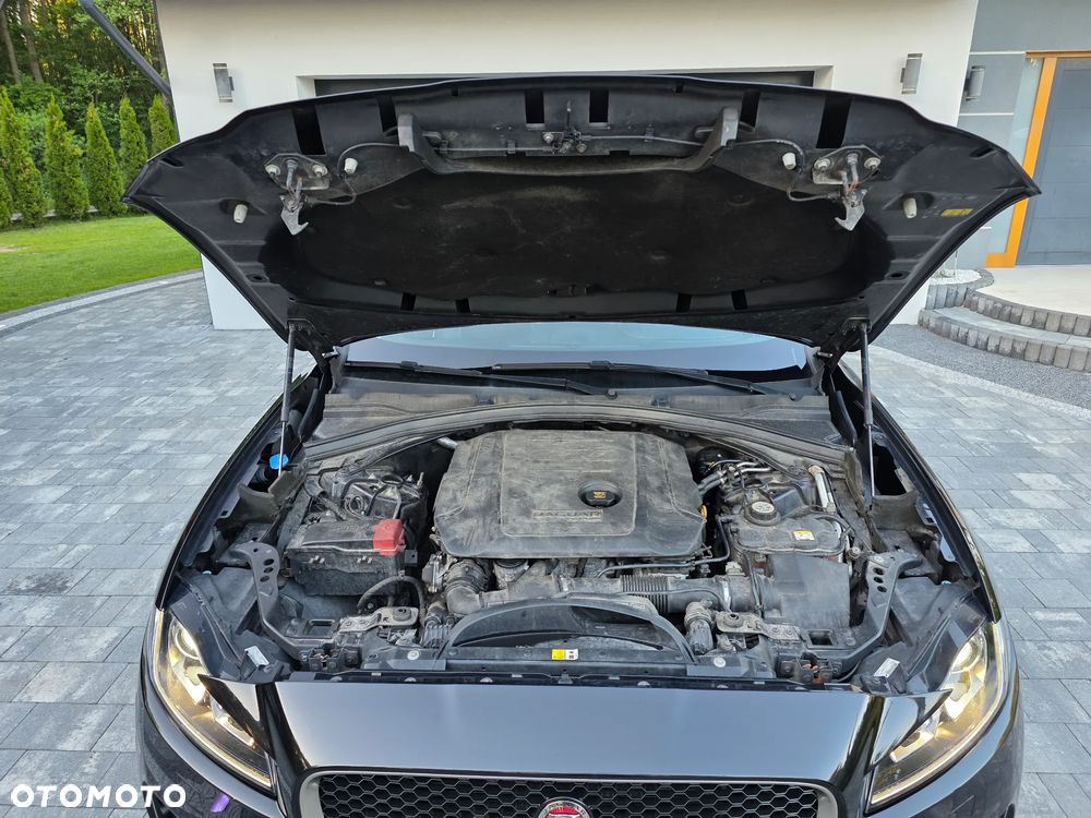 Jaguar F-Pace 2.0 i4D AWD R-Sport - 36