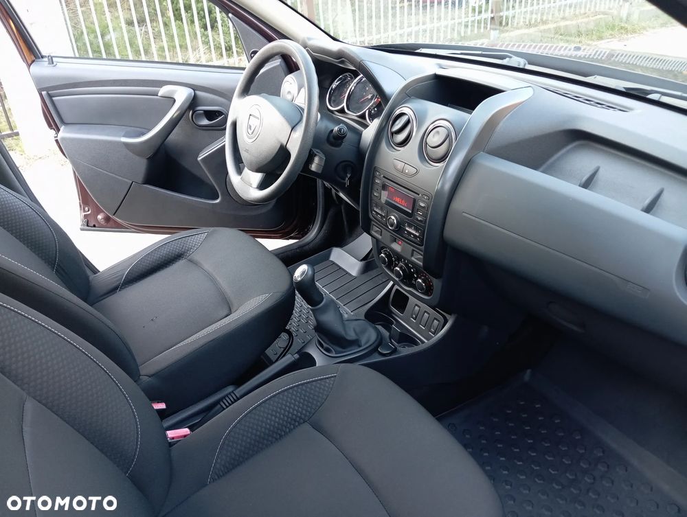 Dacia Duster 1.6 SCe Laureate S&S - 8