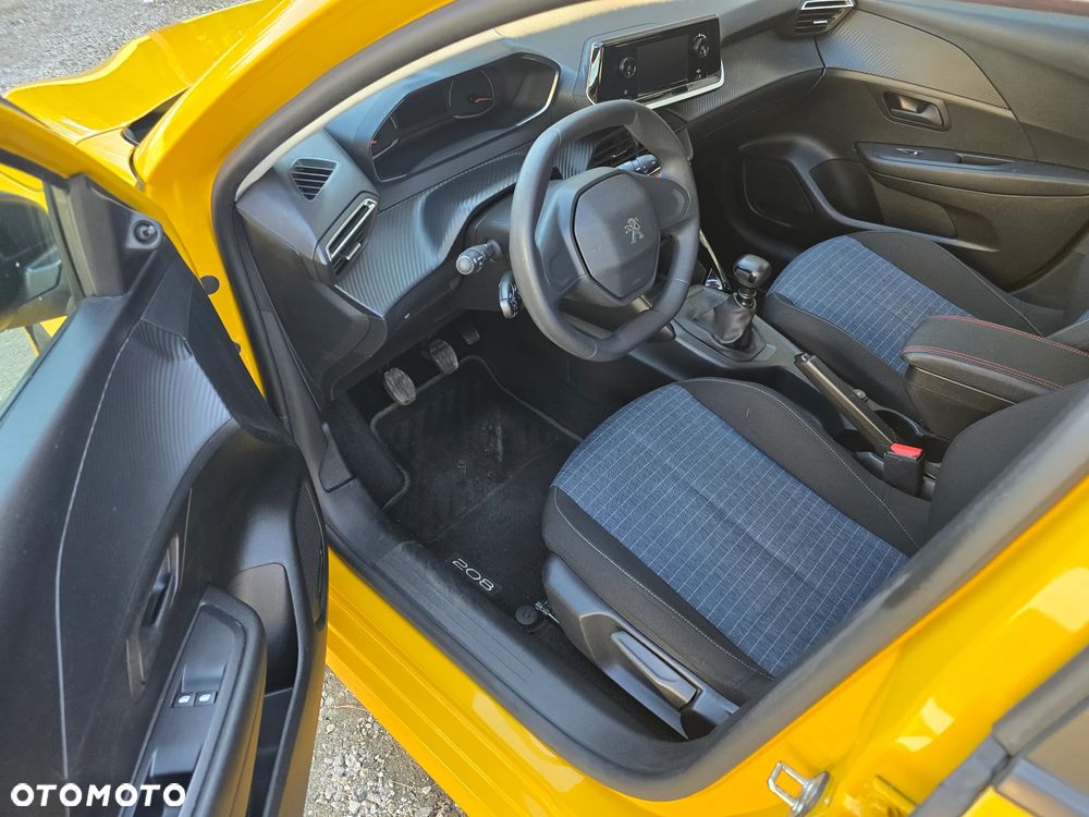 Peugeot 208 - 11