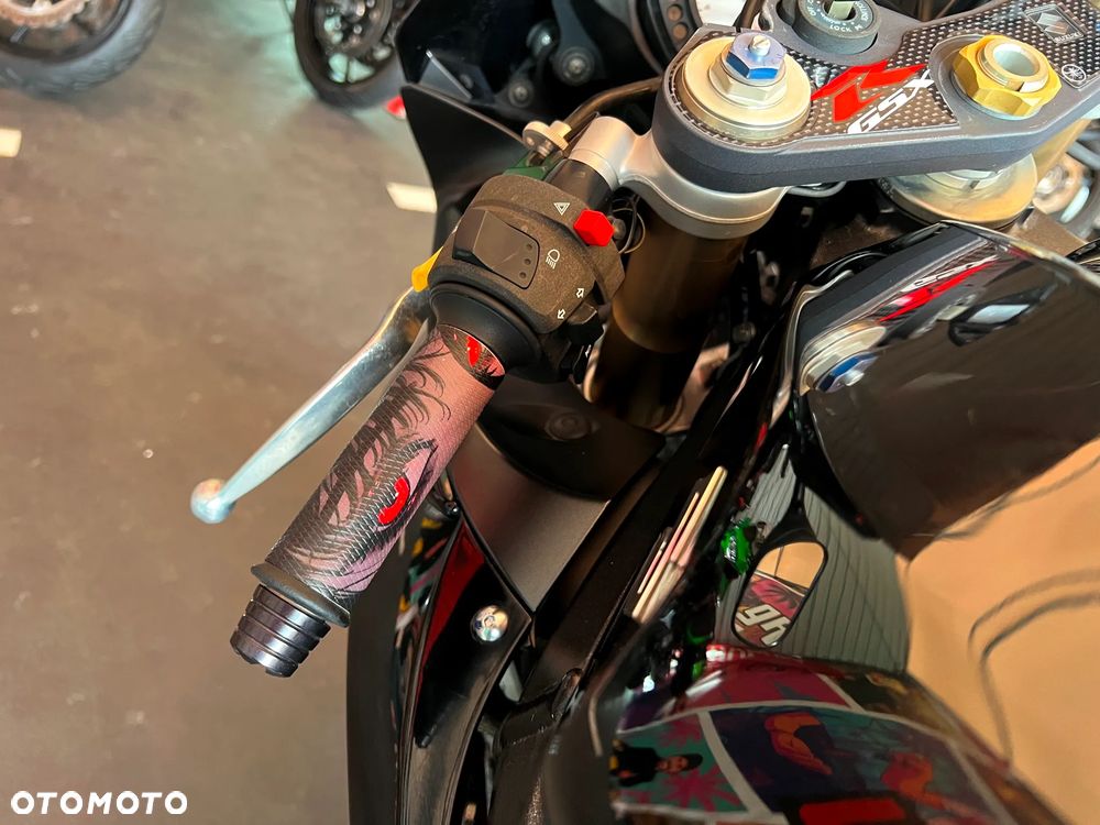 Suzuki GSX-R - 17