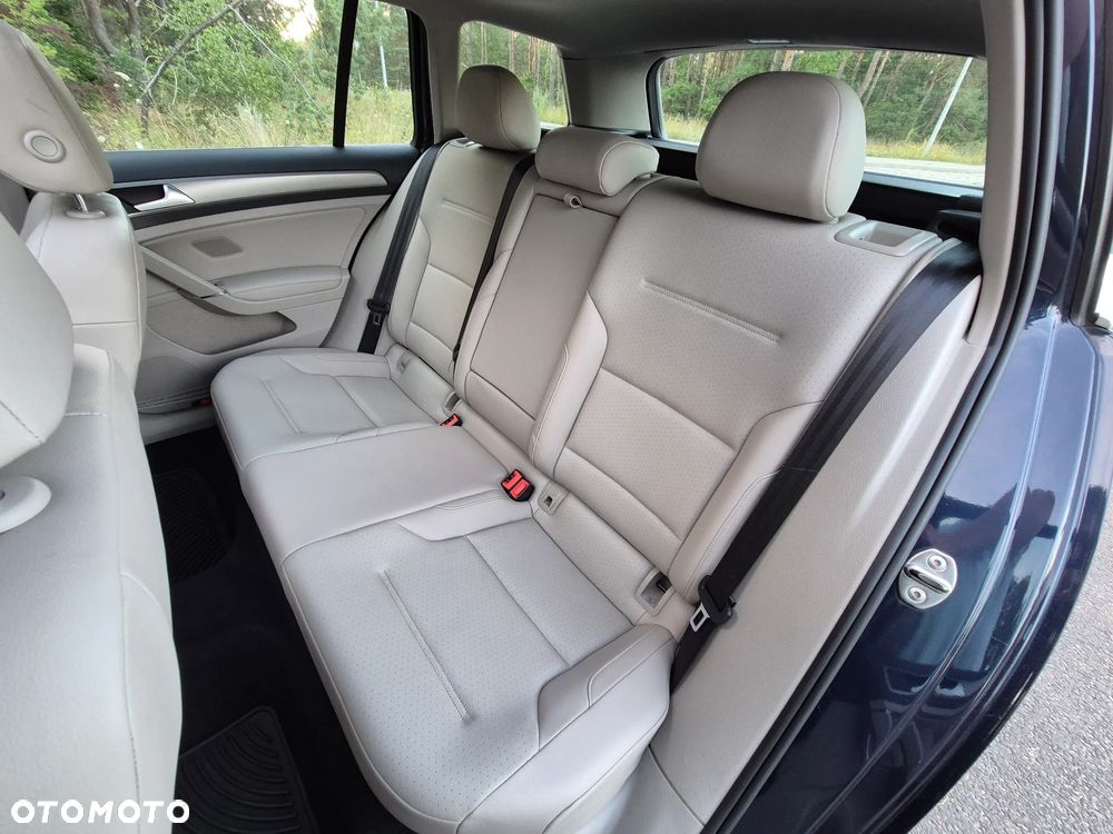 Volkswagen Golf - 21