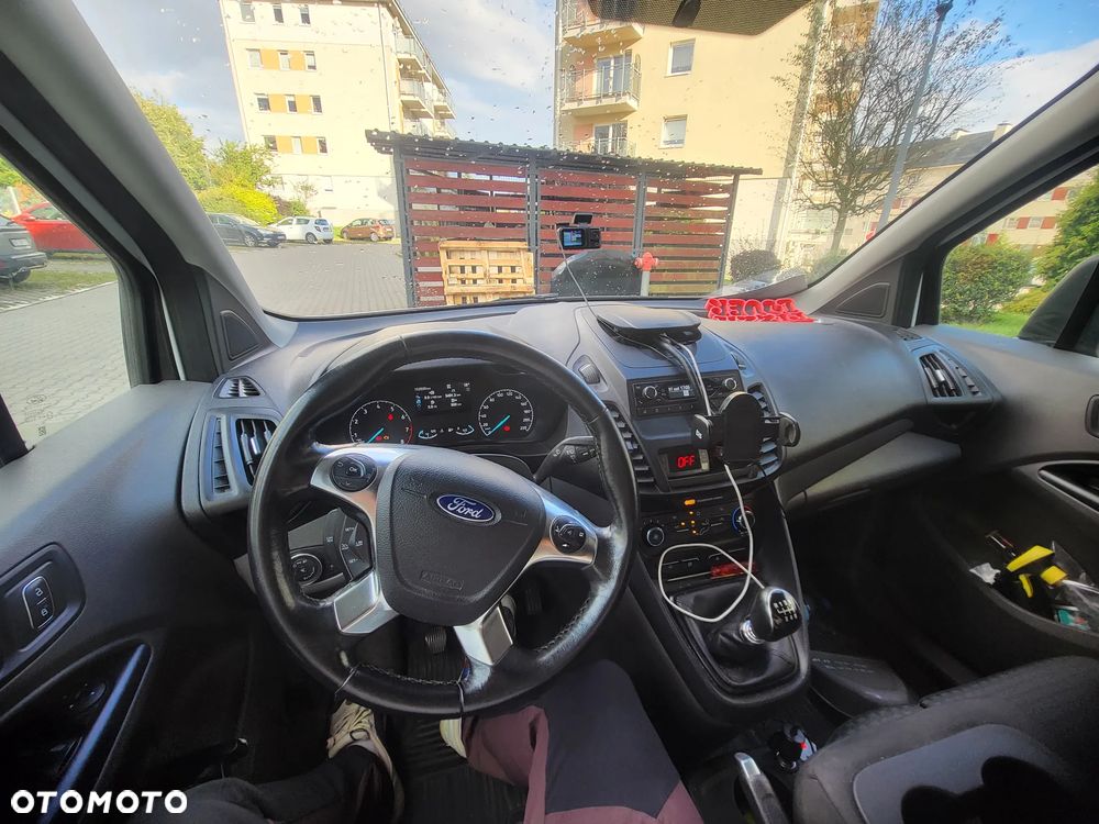 Ford Transit Connect - 11