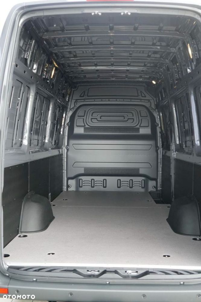 Mercedes-Benz Sprinter - 23