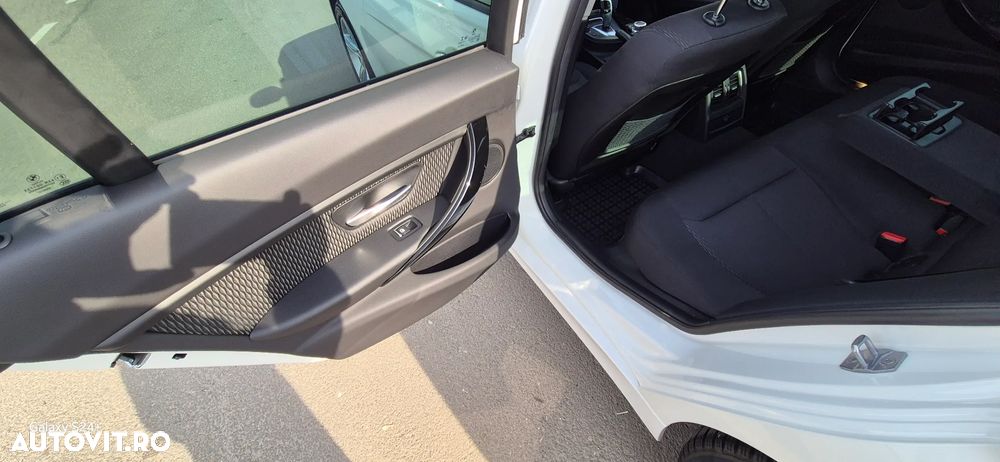 BMW Seria 3 320i Aut. Advantage - 7