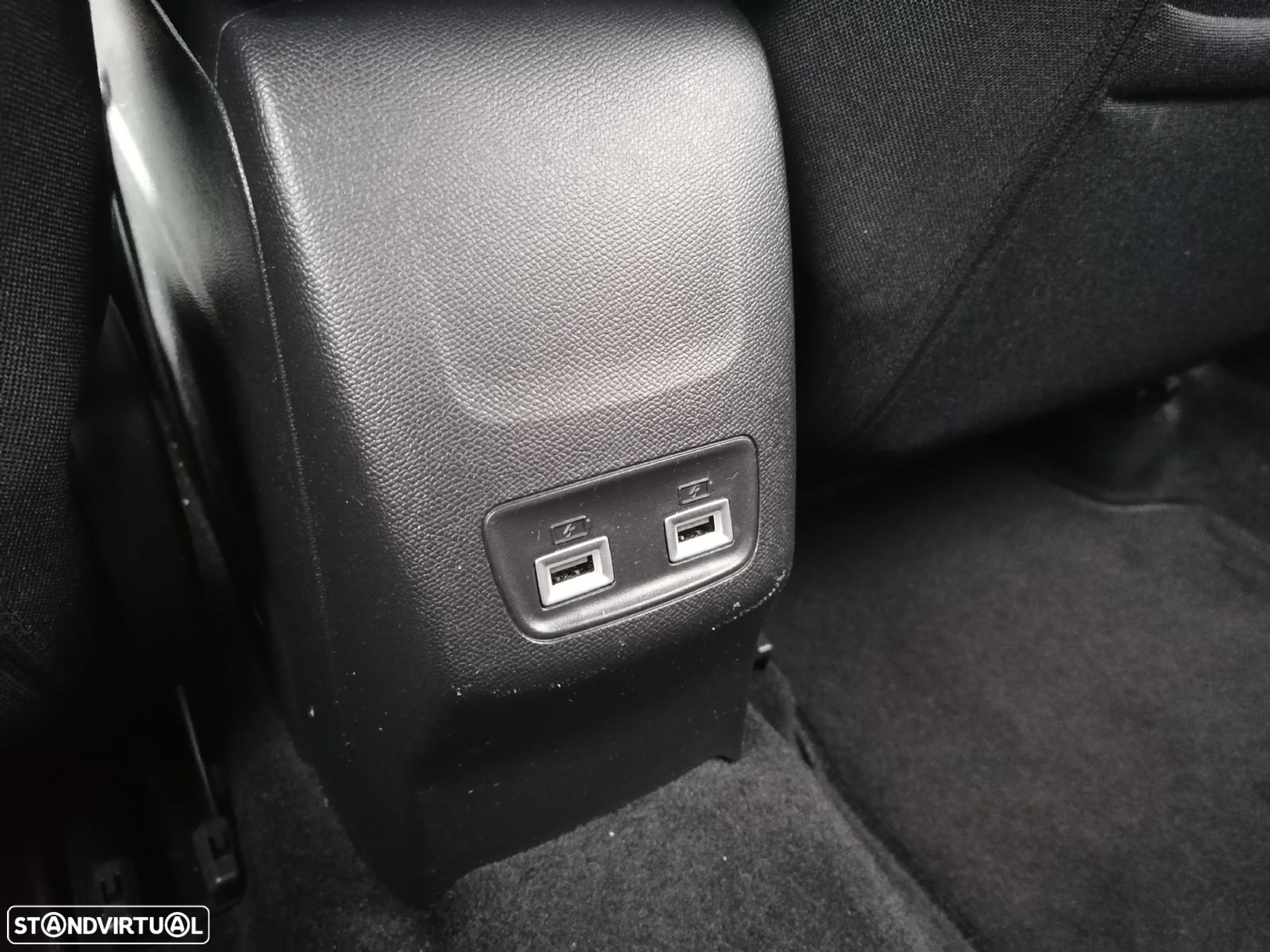 Peugeot 2008 1.2 PureTech Allure Pack - 21