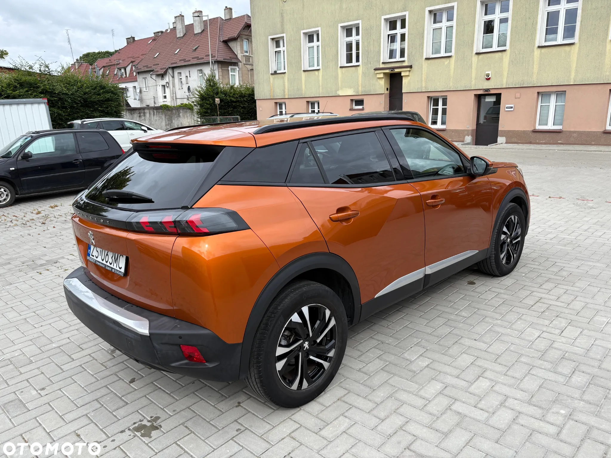 Peugeot 2008 1.2 PureTech Allure S&S - 5