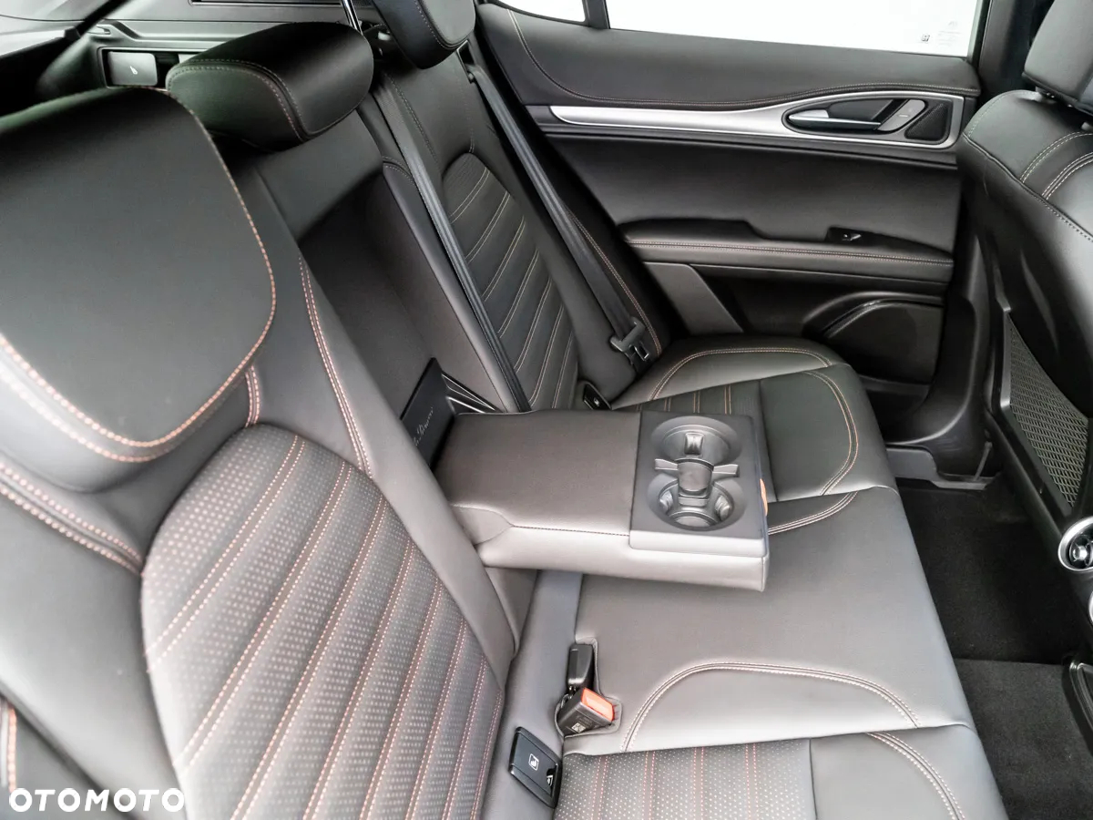 Alfa Romeo Stelvio 2.0 Turbo Intensa Q4 - 18