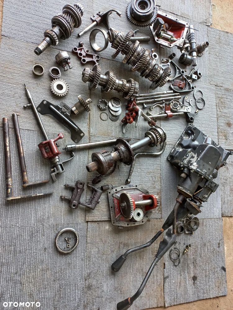 Części Deutz Agroprima,Agroxstra,Agrostar DX 4.31,4.51,4.30,4.50,4.61,4.68,4.71,4.78,wałek,koło zębate,synchronizator,obudowa,skrzynia biegów 4387322,przystawka napędu,atak,pompa,kabina,most,zwolnica,podnosnik - 4