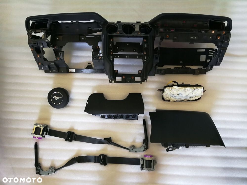 DESKA ROZDZIELCZA FORD MUSTANG PODUSZKI AIRBAG - 1