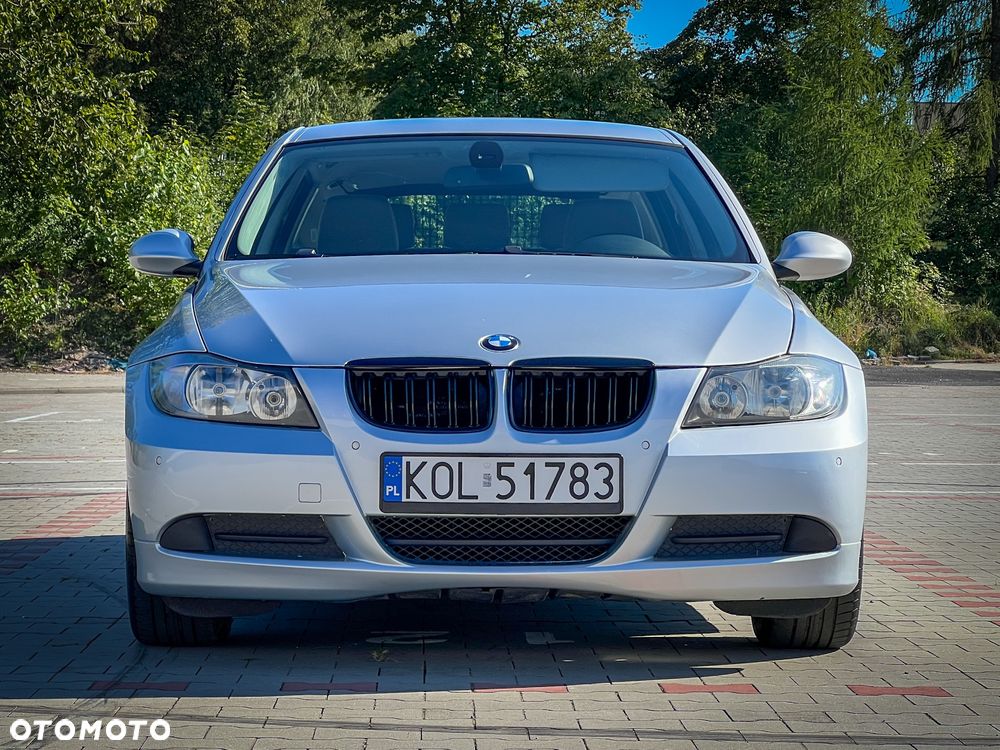 BMW Seria 3 318i Touring - 14