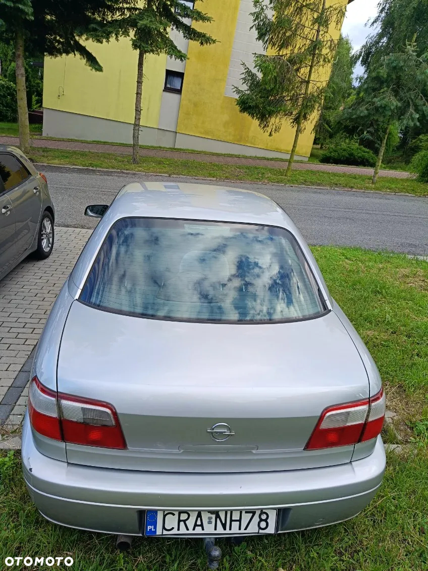 Opel Omega 2.2 Elegance - 3
