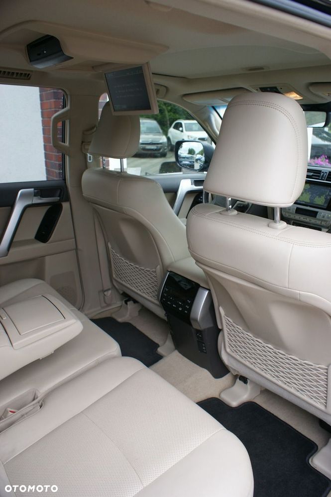 Toyota Land Cruiser - 18