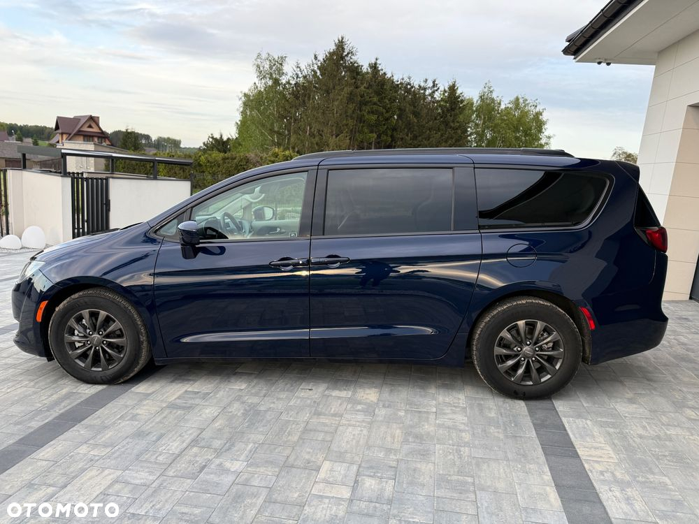 Chrysler Pacifica - 9