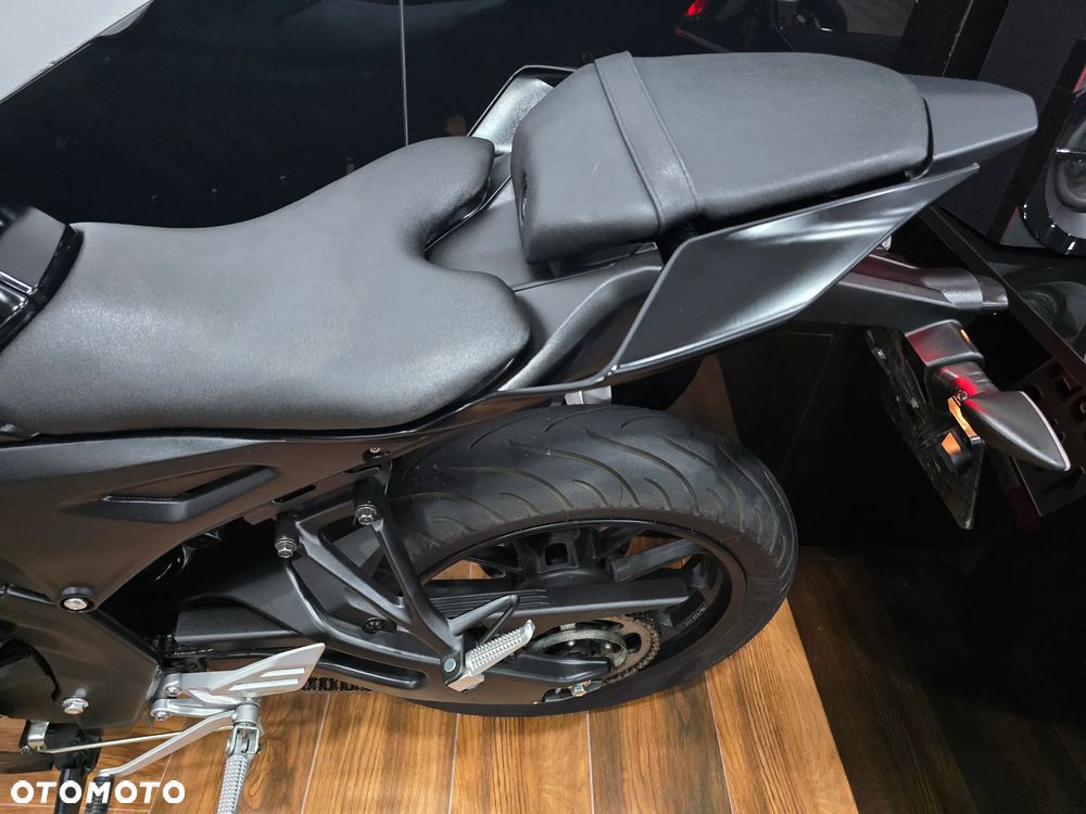 Yamaha YZF - 26