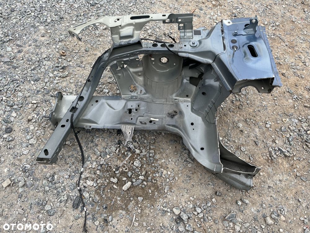 Ćwiartka lewa fartuch słupek Ford Kuga MK3 - 1