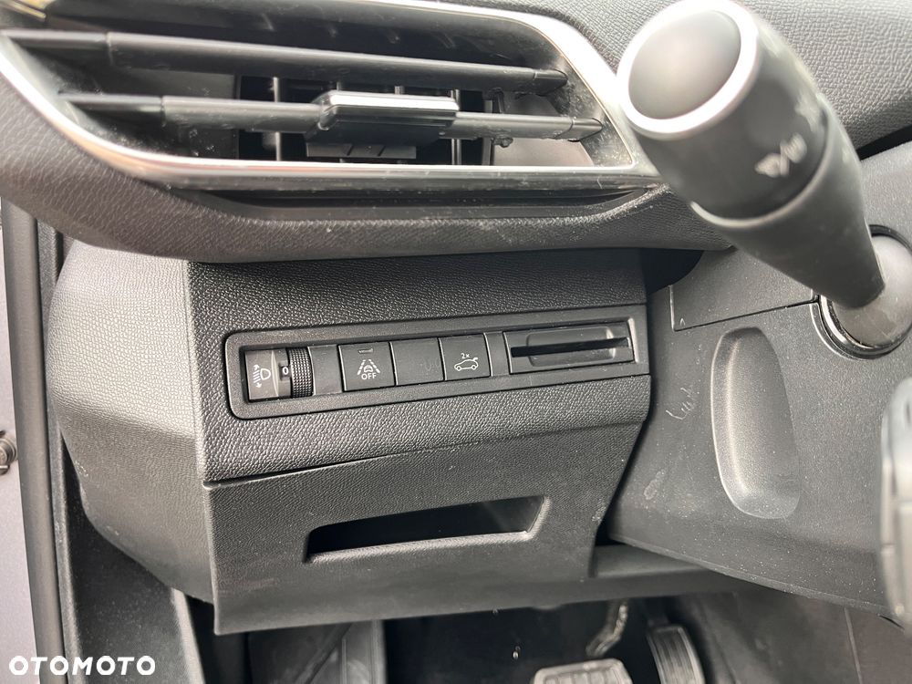 Peugeot 3008 1.2 PureTech Allure Pack S&S EAT8 - 21