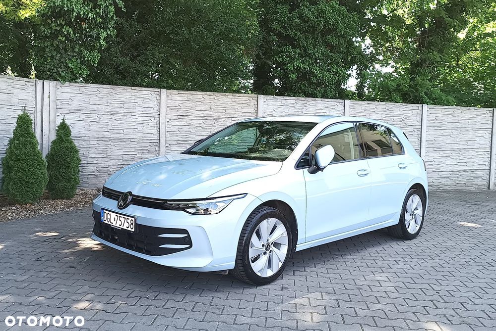 Volkswagen Golf - 1
