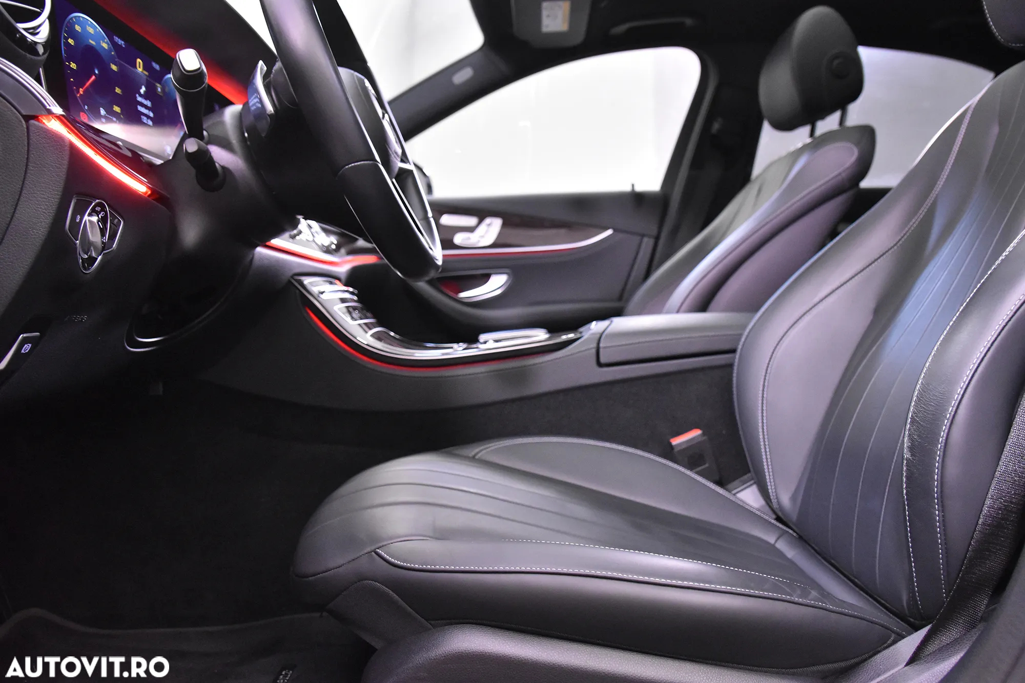 Mercedes-Benz E 350e 9G-TRONIC AMG Line - 26