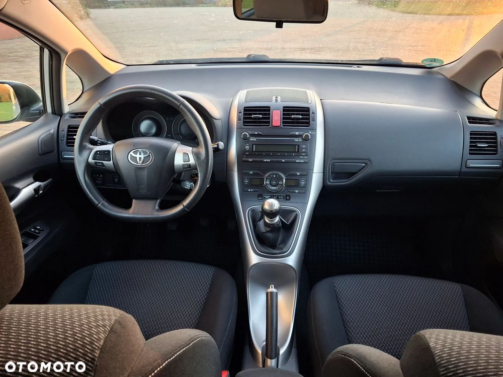 Toyota Auris 1.6 Executive - 25