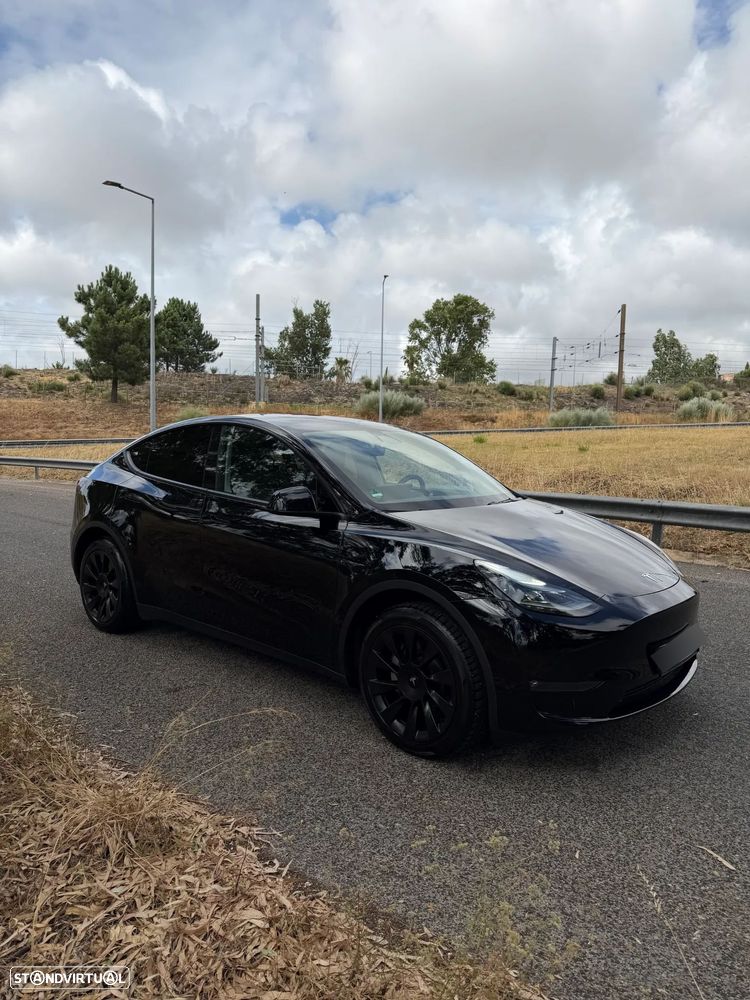 Tesla Model Y Long Range Dual Motor AWD - 4