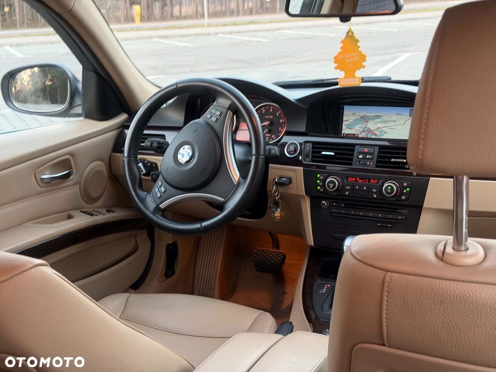 BMW Seria 3 325i xDrive Edition Exclusive - 6