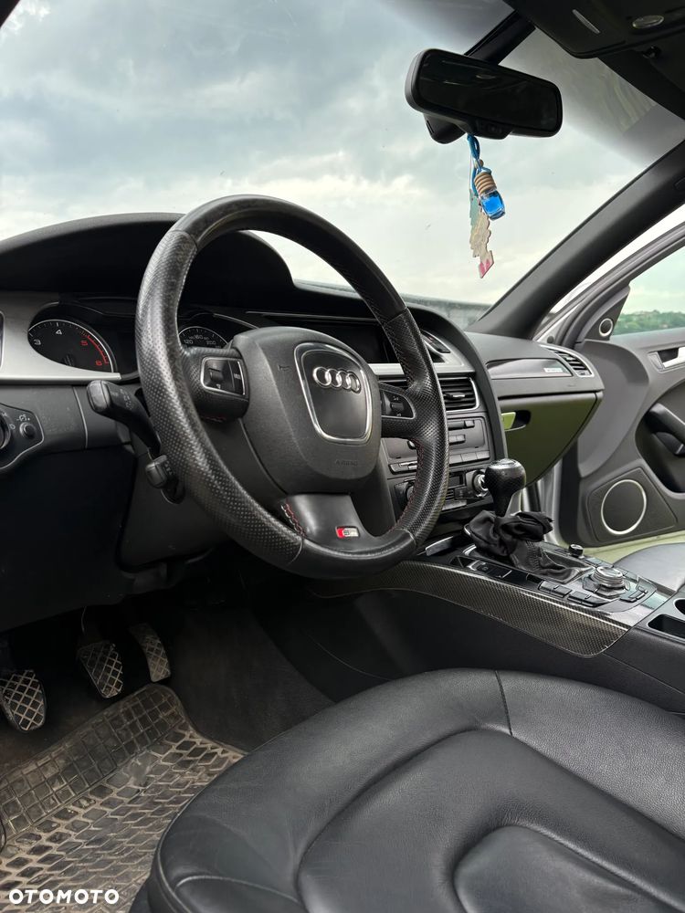Audi A4 Avant - 13