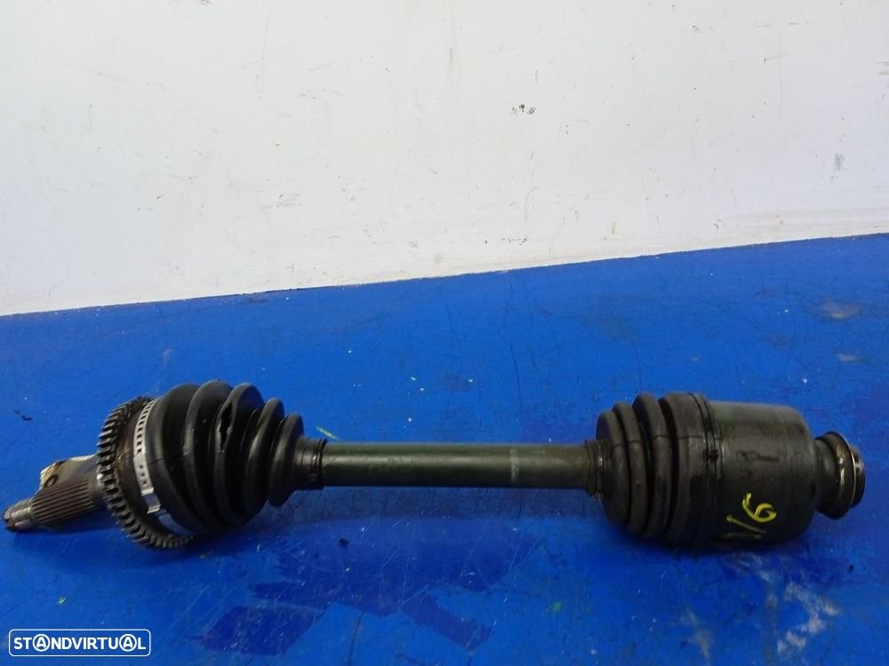 TRANSMISSÃO FRONTAL DIREITA KIA CARNIVAL I 1999 - - 4