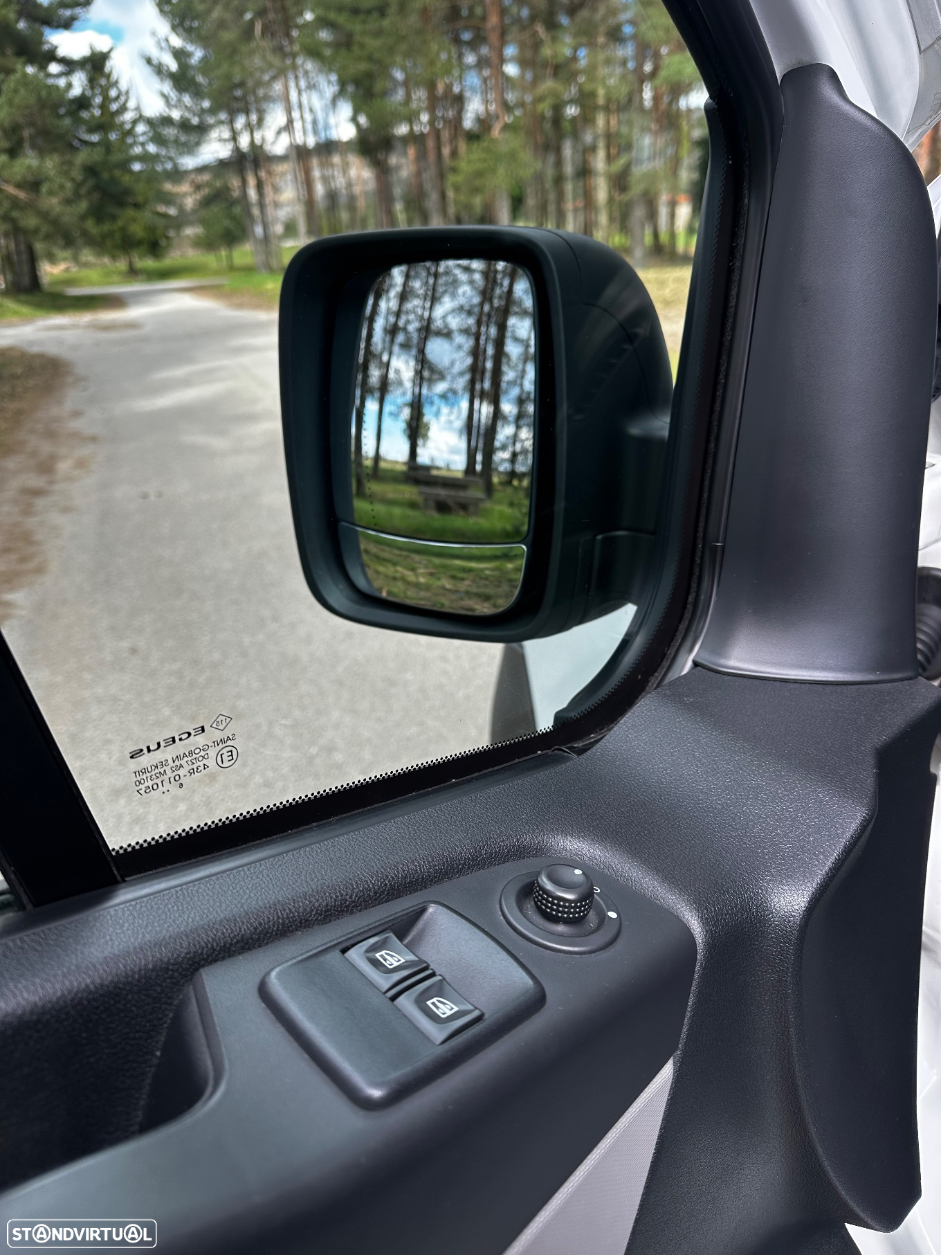 Nissan NV300 - 14