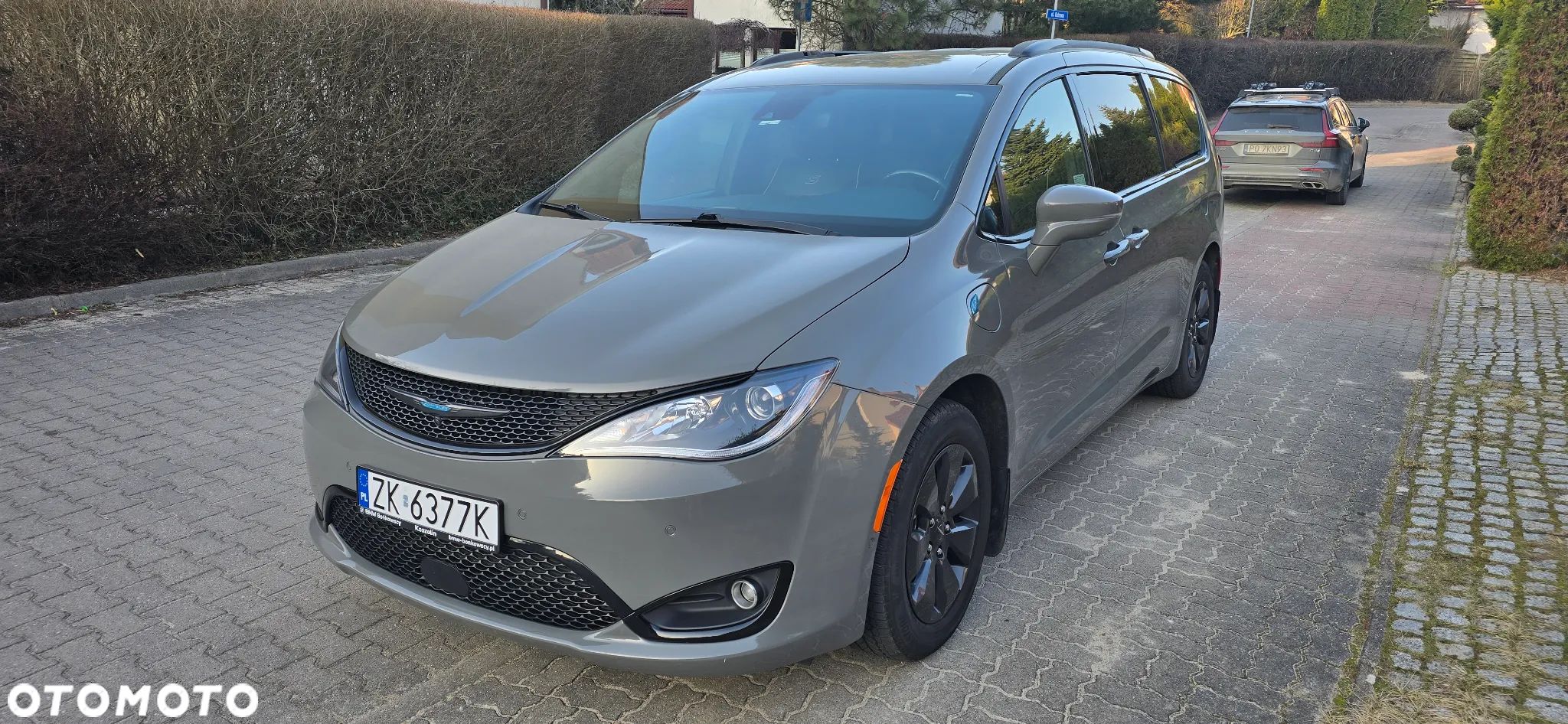 Chrysler Pacifica - 1