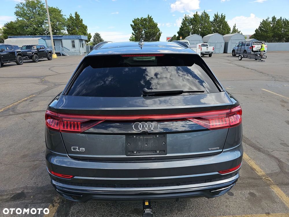 Audi Q8 55 TFSI quattro tiptronic