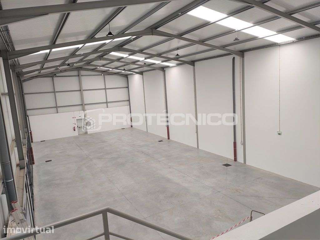 Armazém c/ 480m2 – Z. I. Águeda - Grande imagem: 2/12