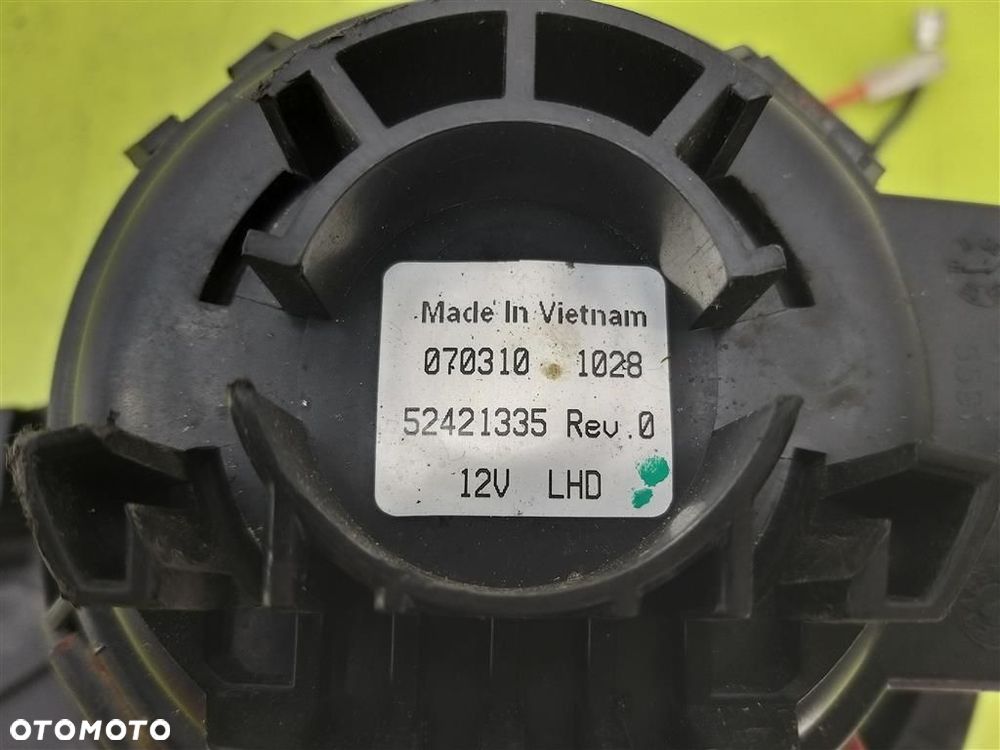 Dmuchawa wentylator NAWIEWU Opel Astra  III H 2004-2013 52421335 5591E12 - 2