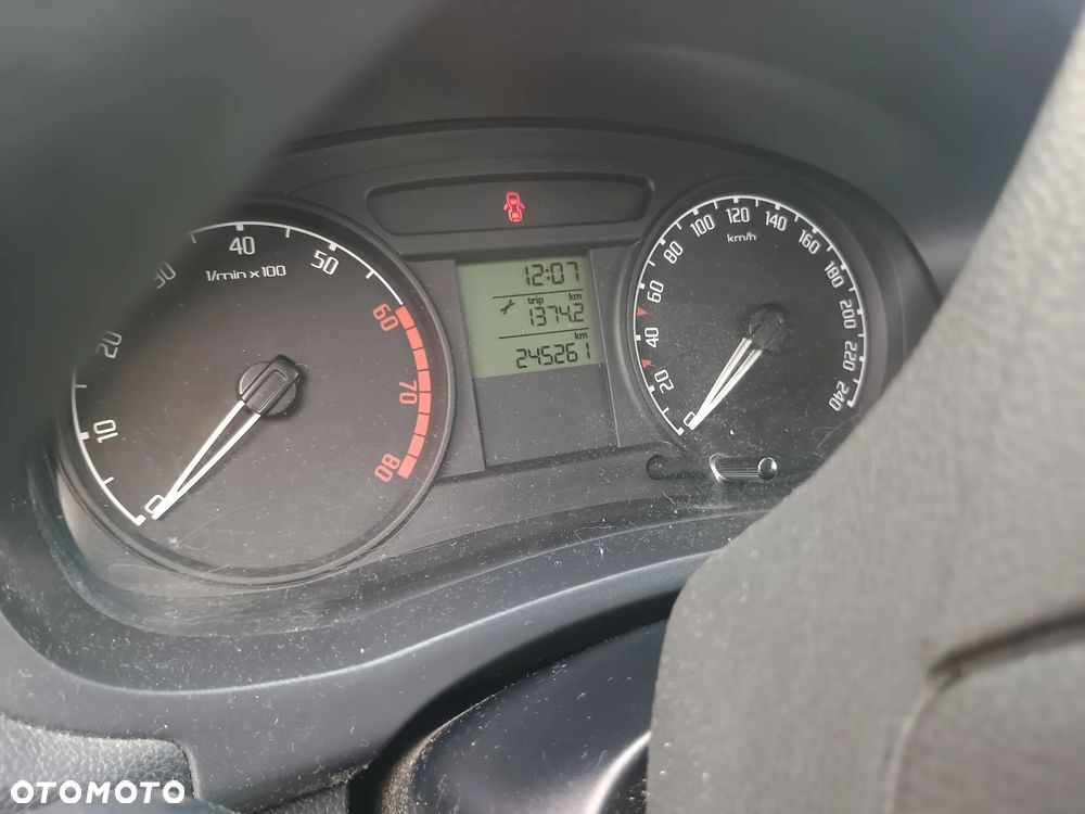 Skoda Fabia - 11