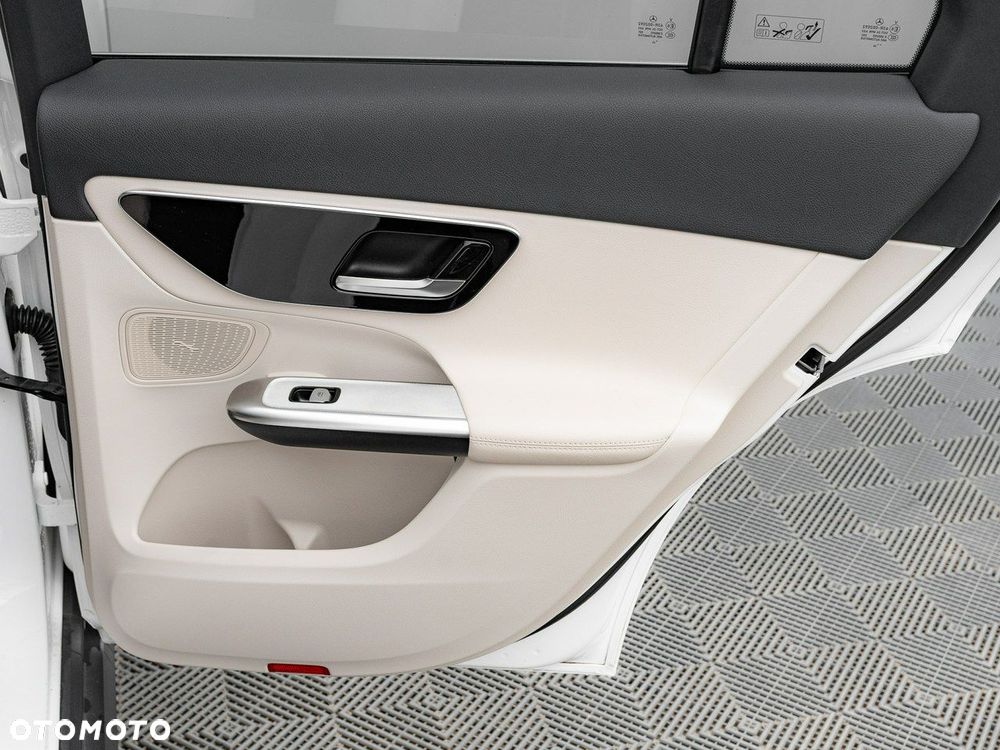 Mercedes-Benz GLC - 24