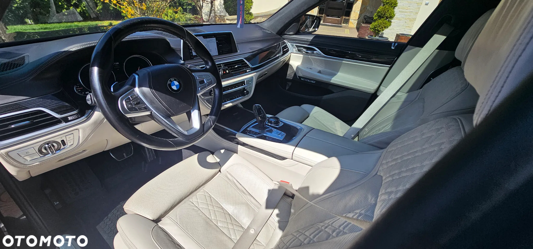 BMW Seria 7 750i xDrive - 18