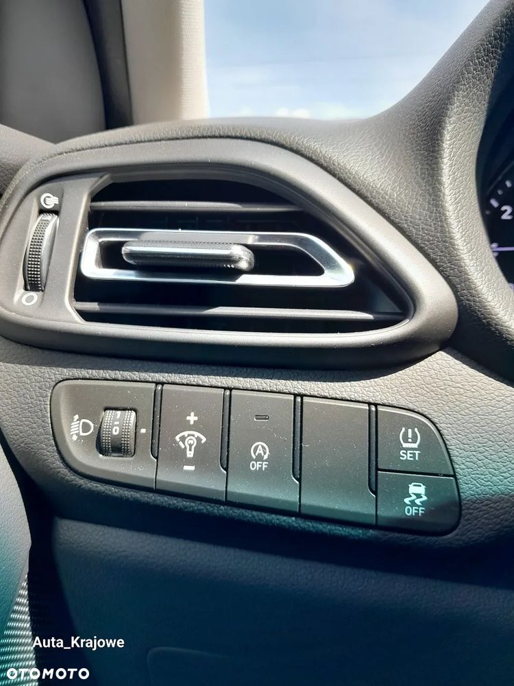 Hyundai i30 1.5 DPI Smart - 25